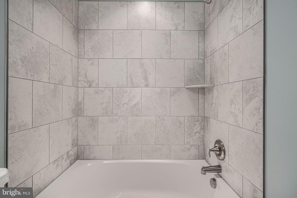 Image 40 of property listing at 9240 GARRETTSON CIR, Perry Hall, MD 21128