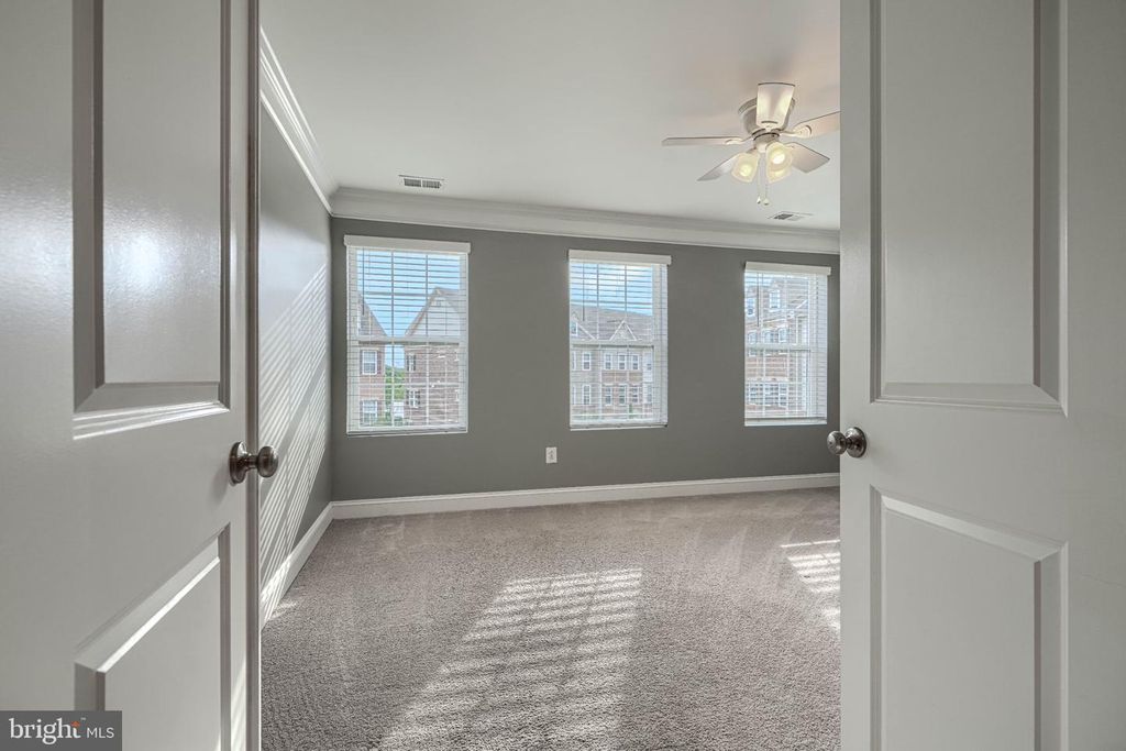 Image 42 of property listing at 9240 GARRETTSON CIR, Perry Hall, MD 21128