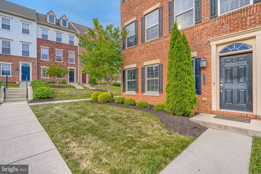 Image 6 of property listing at 9240 GARRETTSON CIR, Perry Hall, MD 21128