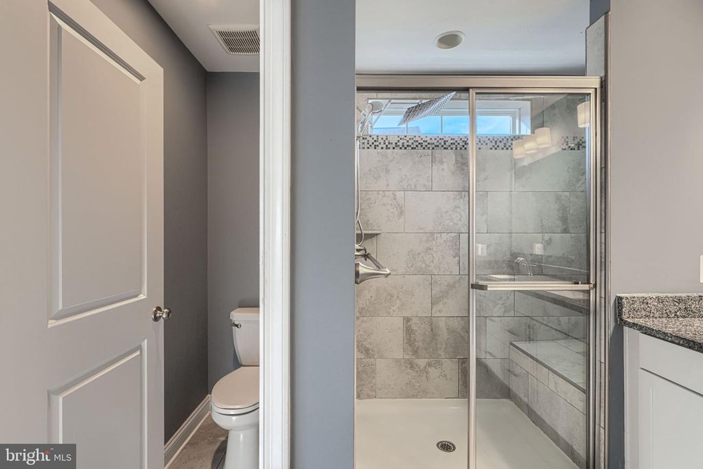 Image 51 of property listing at 9240 GARRETTSON CIR, Perry Hall, MD 21128