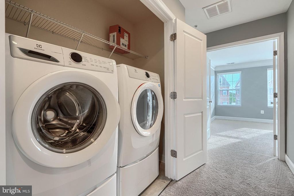 Image 52 of property listing at 9240 GARRETTSON CIR, Perry Hall, MD 21128