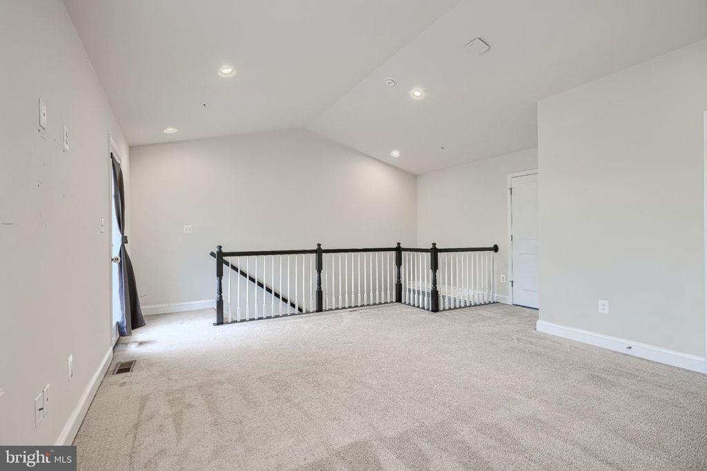 Image 54 of property listing at 9240 GARRETTSON CIR, Perry Hall, MD 21128