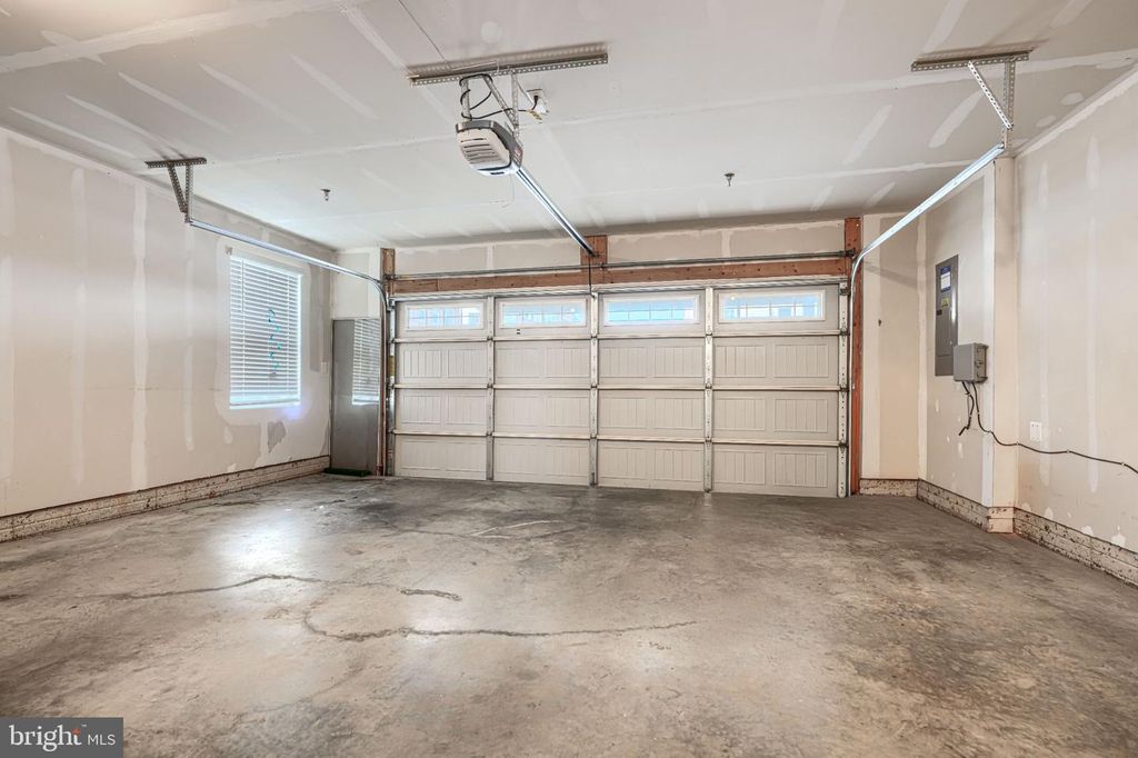 Image 61 of property listing at 9240 GARRETTSON CIR, Perry Hall, MD 21128