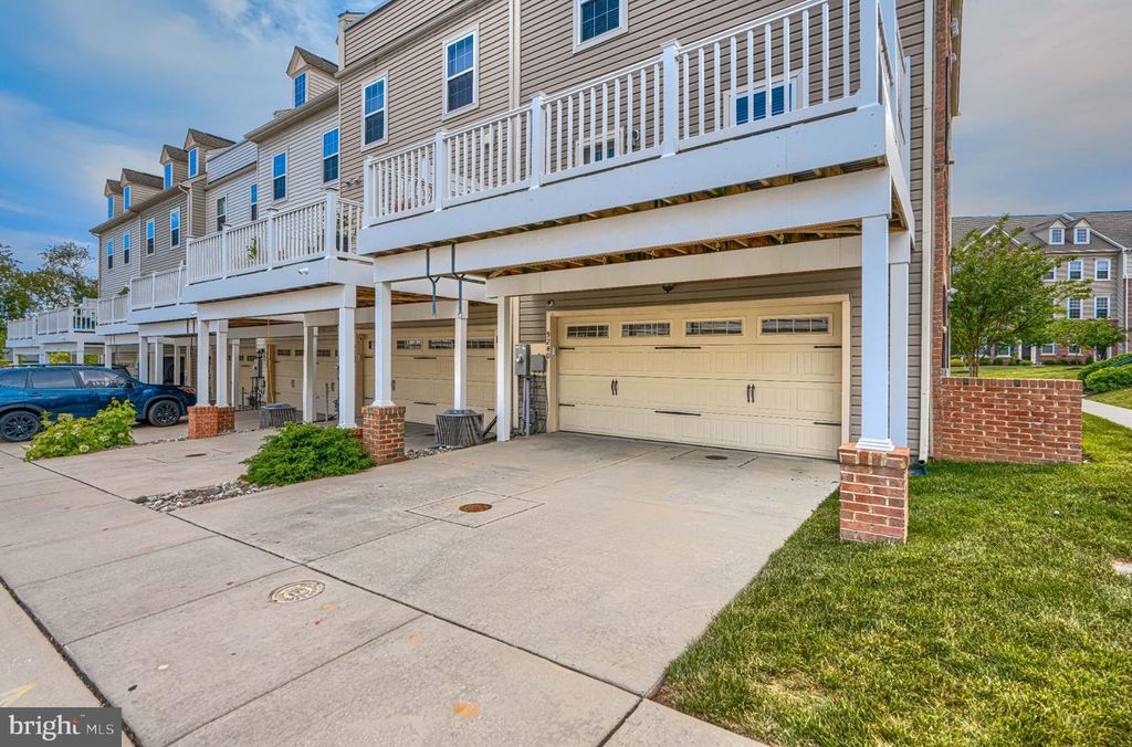 Image 63 of property listing at 9240 GARRETTSON CIR, Perry Hall, MD 21128