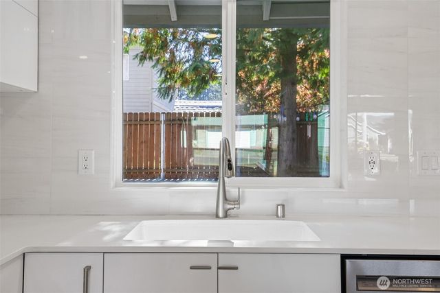 15311 NE 12th Way, Vancouver, WA 98684