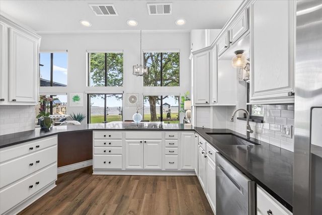103 Island Beach Road, Gun Barrel City, TX 75156