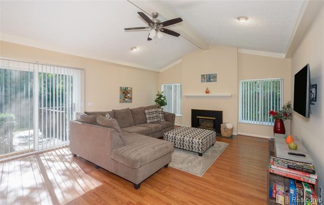 1990 Squirrel Valley Drive, Bloomfield Hills, MI 48304