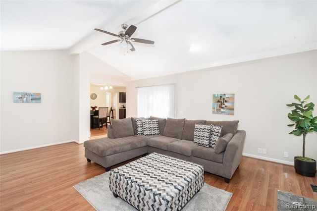 1990 Squirrel Valley Drive, Bloomfield Hills, MI 48304
