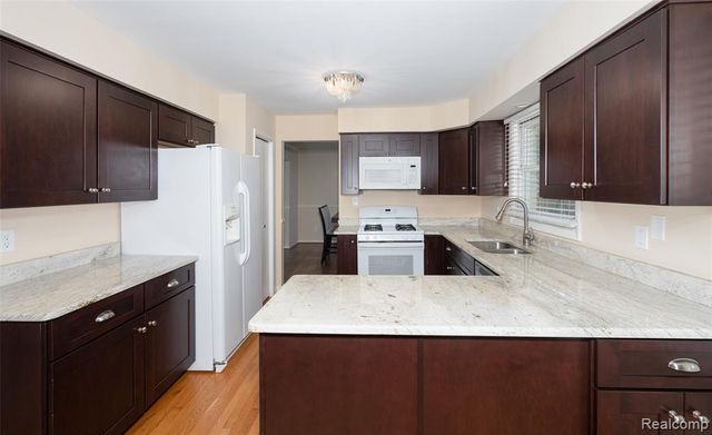 1990 Squirrel Valley Drive, Bloomfield Hills, MI 48304