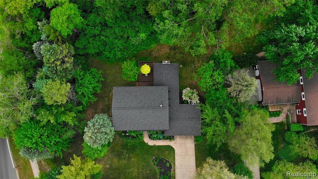 1990 Squirrel Valley Drive, Bloomfield Hills, MI 48304