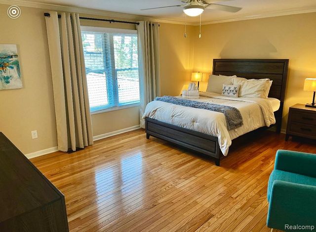 1990 Squirrel Valley Drive, Bloomfield Hills, MI 48304