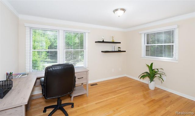 1990 Squirrel Valley Drive, Bloomfield Hills, MI 48304