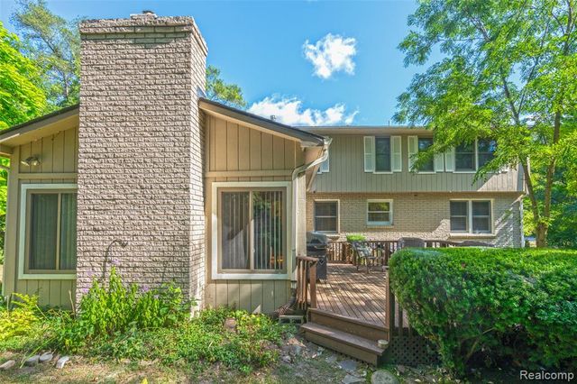 1990 Squirrel Valley Drive, Bloomfield Hills, MI 48304