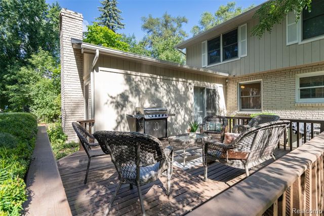 1990 Squirrel Valley Drive, Bloomfield Hills, MI 48304