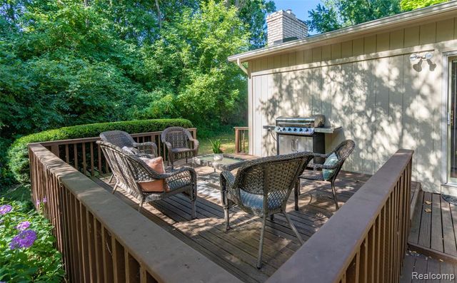 1990 Squirrel Valley Drive, Bloomfield Hills, MI 48304
