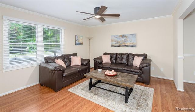 1990 Squirrel Valley Drive, Bloomfield Hills, MI 48304