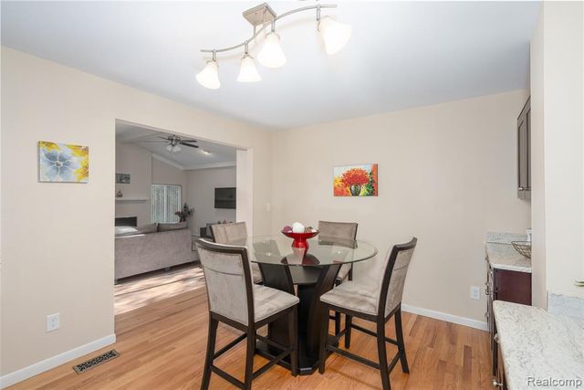 1990 Squirrel Valley Drive, Bloomfield Hills, MI 48304