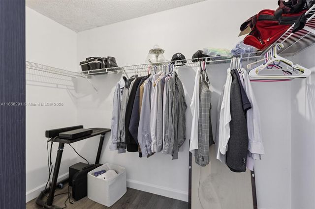 3239 NW 44th St 6, Oakland Park, FL 33309