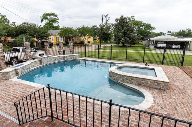 122 Grove Street, Lake Charles, LA 70601