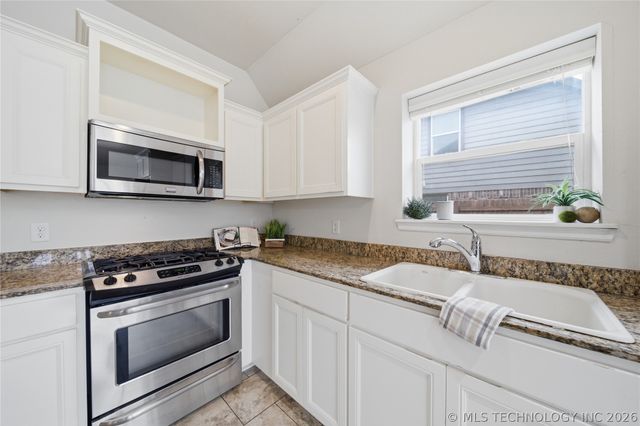 15521 E 88th Street North, Owasso, OK 74055