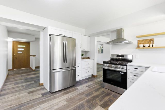 4915 Twin Elms DRIVE, Racine, WI 53406