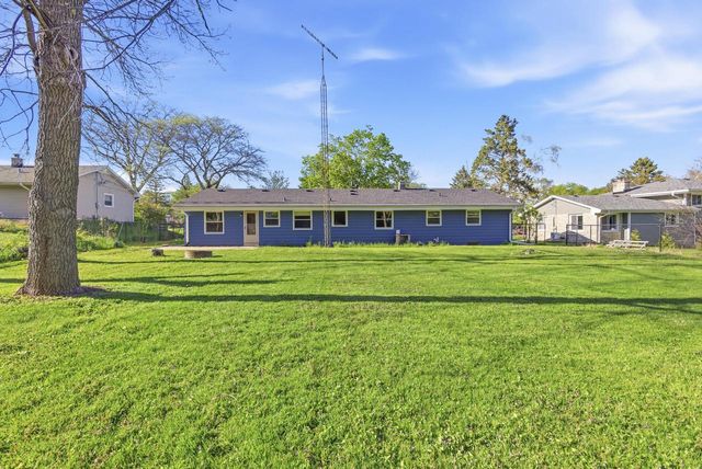 4915 Twin Elms DRIVE, Racine, WI 53406