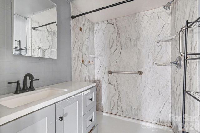 603 1st Street SW, Hickory, NC 28602