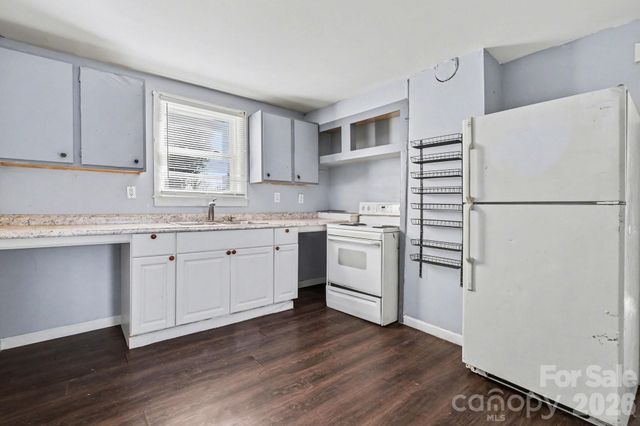 603 1st Street SW, Hickory, NC 28602