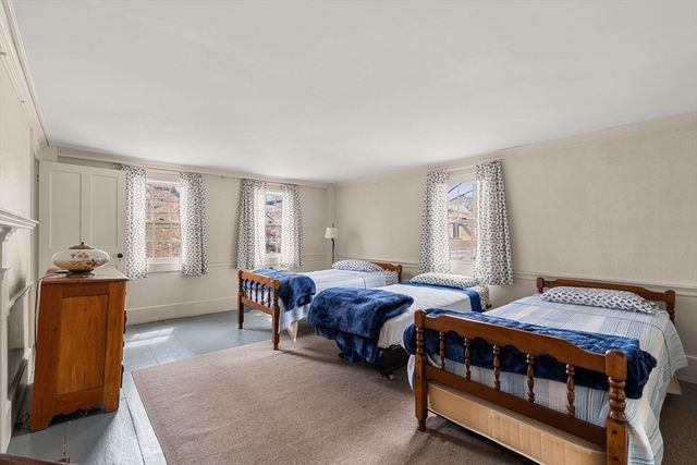 11 Union Pl, Newburyport, MA 01950