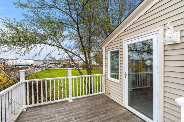 11 Union Pl, Newburyport, MA 01950