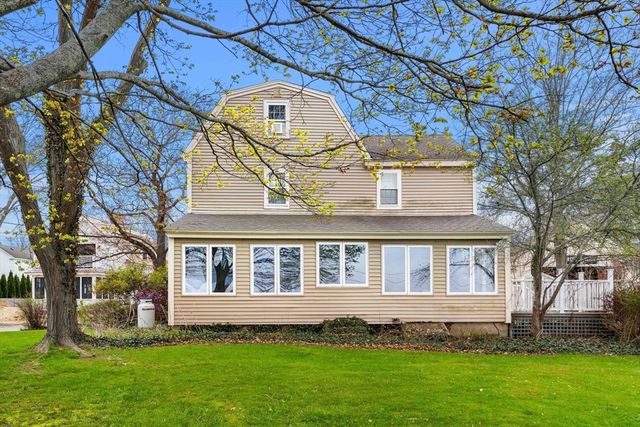 11 Union Pl, Newburyport, MA 01950