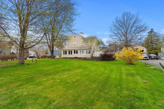 11 Union Pl, Newburyport, MA 01950
