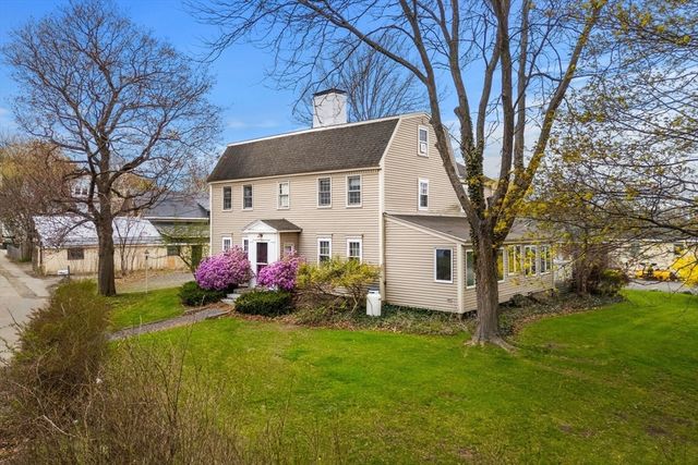 11 Union Pl, Newburyport, MA 01950