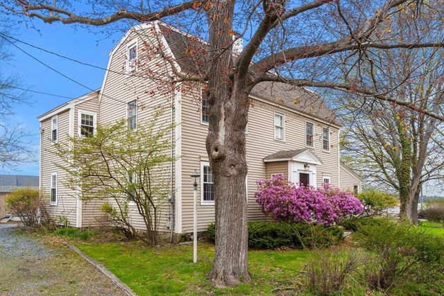 11 Union Pl, Newburyport, MA 01950