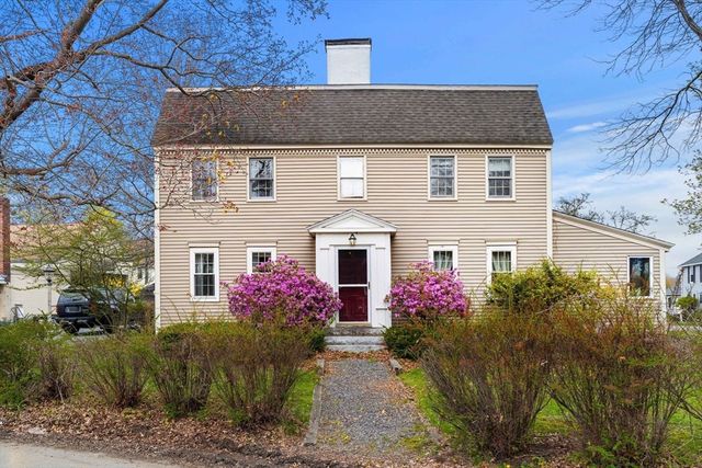 11 Union Pl, Newburyport, MA 01950