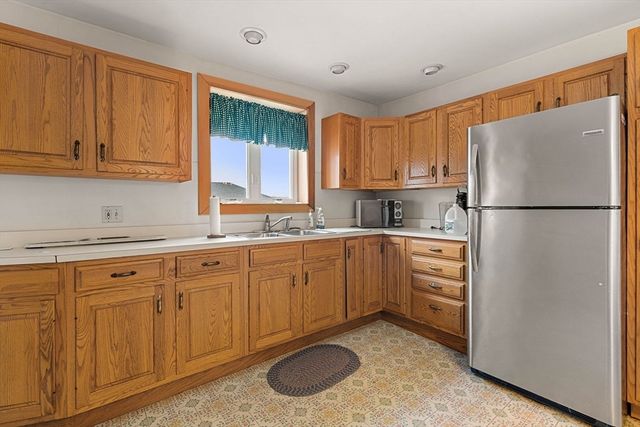 11 Union Pl, Newburyport, MA 01950