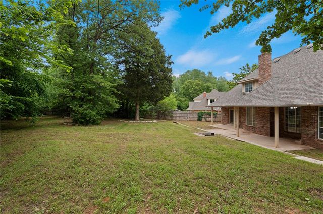 205 Berkshire Drive, Edmond, OK 73034