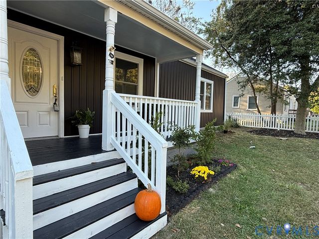 204 S Mesa Dr, Hopewell, VA 23860