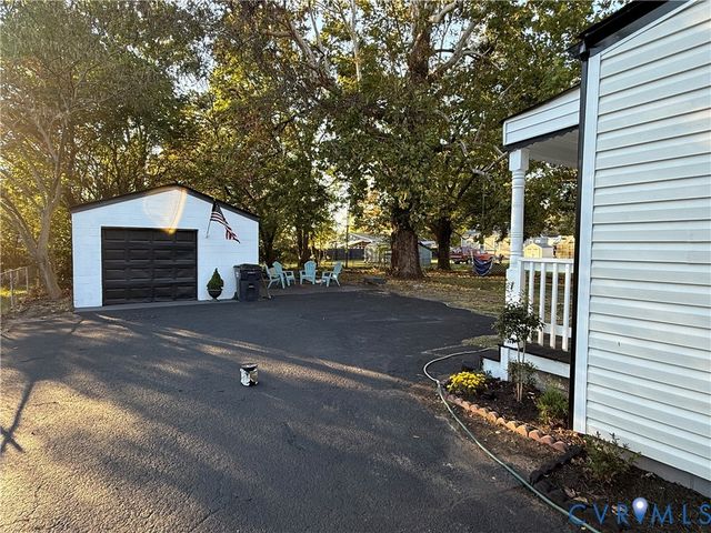 204 S Mesa Dr, Hopewell, VA 23860