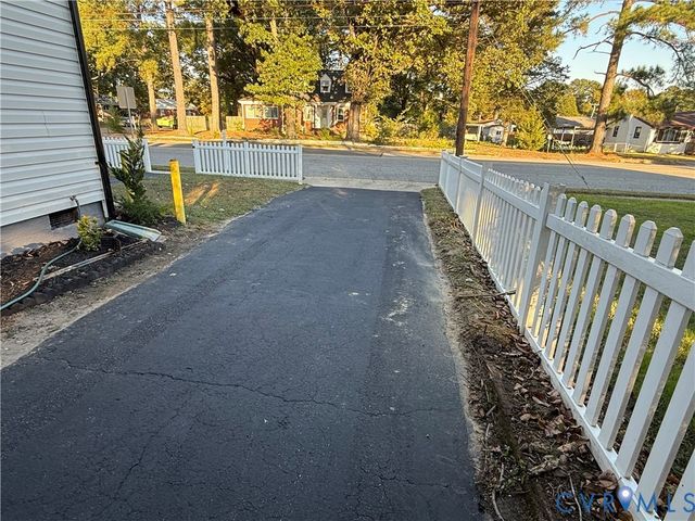 204 S Mesa Dr, Hopewell, VA 23860