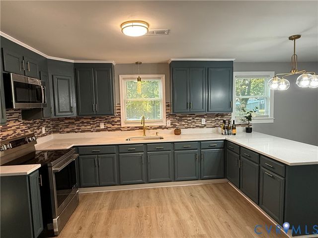 204 S Mesa Dr, Hopewell, VA 23860