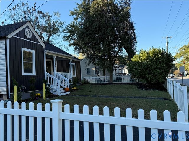 204 S Mesa Dr, Hopewell, VA 23860