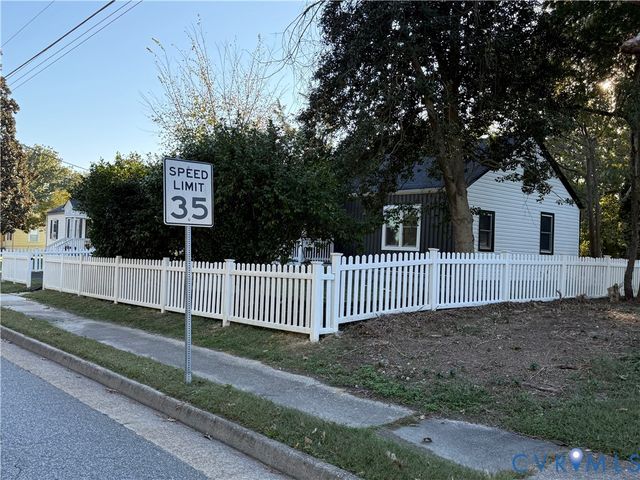 204 S Mesa Dr, Hopewell, VA 23860