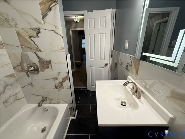 204 S Mesa Dr, Hopewell, VA 23860