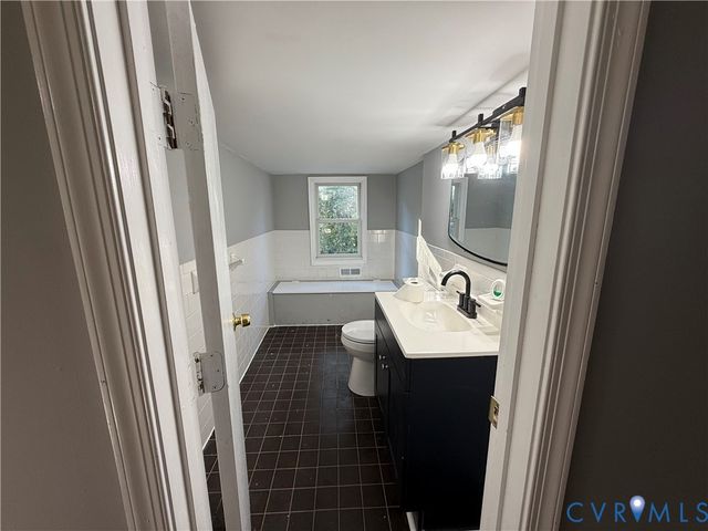 204 S Mesa Dr, Hopewell, VA 23860