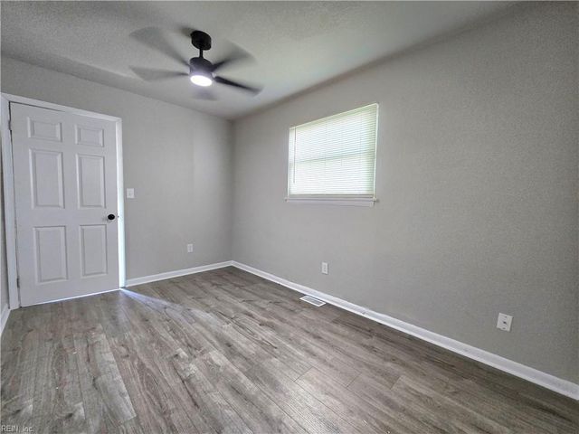 651 26th ST, Newport News, VA 23607
