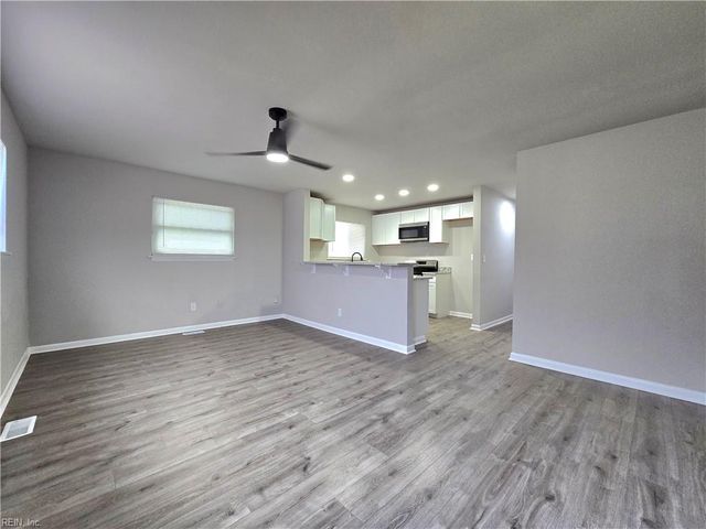651 26th ST, Newport News, VA 23607