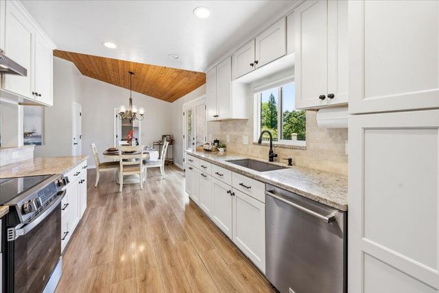 10704 Round Valley Rd, Grass Valley, CA 95949
