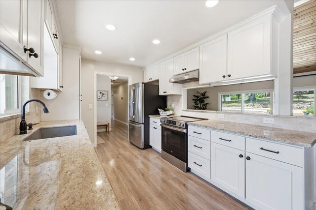 10704 Round Valley Rd, Grass Valley, CA 95949