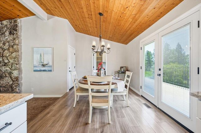 10704 Round Valley Rd, Grass Valley, CA 95949